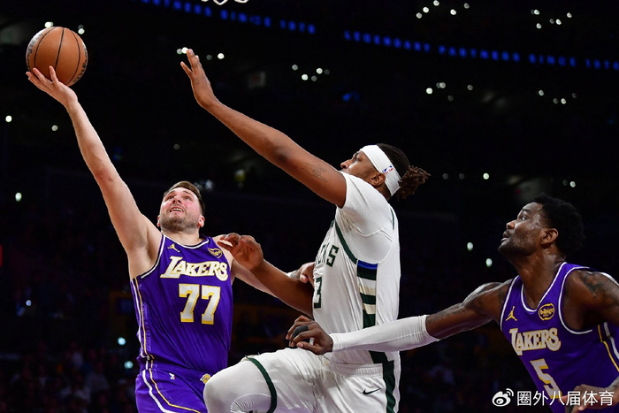 NBA在线观看-湖人名宿怒批东契奇！真该学习詹姆斯，不与裁判较劲才能成为MVP|达拉斯独行侠队|洛杉矶湖人队|卢卡-东契奇|丹尼-格林|丹尼·格林_新浪体育_新浪新闻