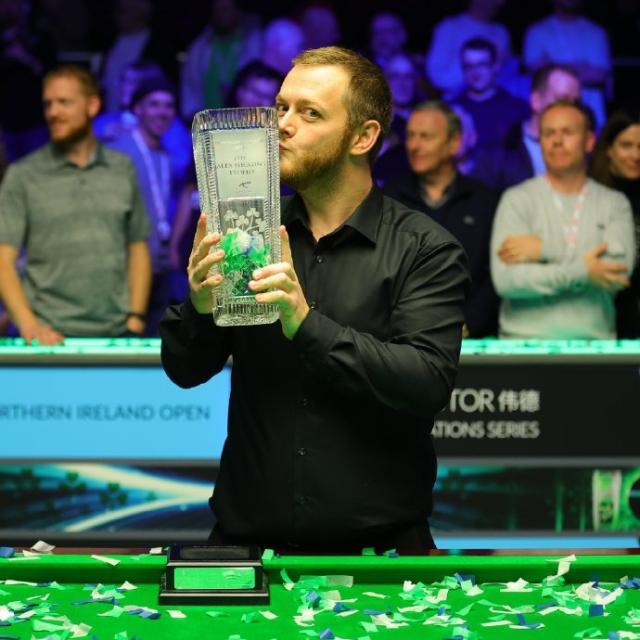 五大联赛直播-北爱赛艾伦卫冕 周跃龙三次冲击排名赛首冠失利